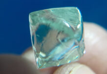 हीरा खदान ने खोली किस्मत: 20 दिन की मेहनत में लखपति बने 2 दोस्त