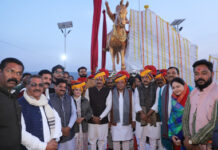 विधानसभा अध्यक्ष ने किया महाराजा छत्रसाल की प्रतिमा का अनावरण