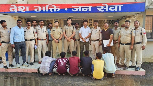 Police solve theft cases--001